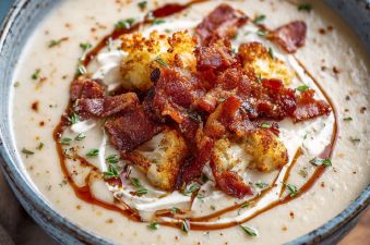 Roasted Cauliflower & White Cheddar Soup with Apples — A Creamy Fall-Winter Comfort Bowl