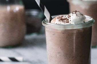 Starbucks Smoothies (5 Easy Recipes!)