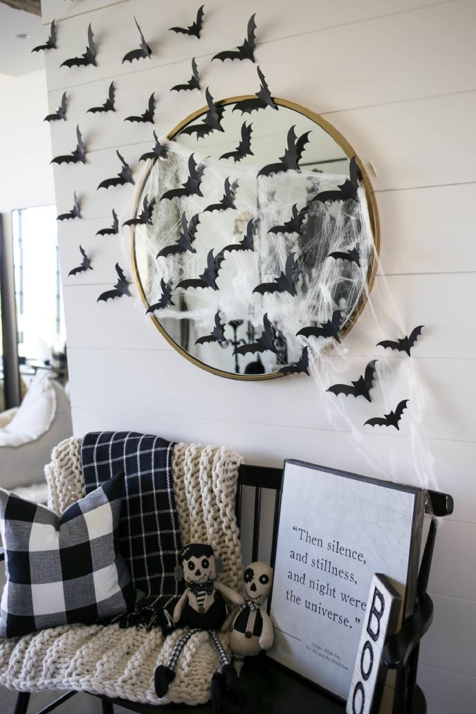Paper bats on the wall - Halloween decorations